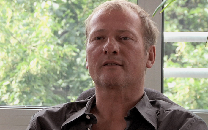 Gerhard Schleuder, played by Jens Roth